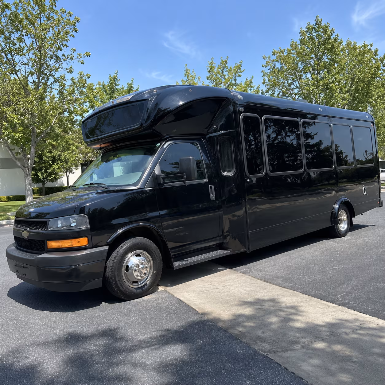 olathe 15 passenger party bus