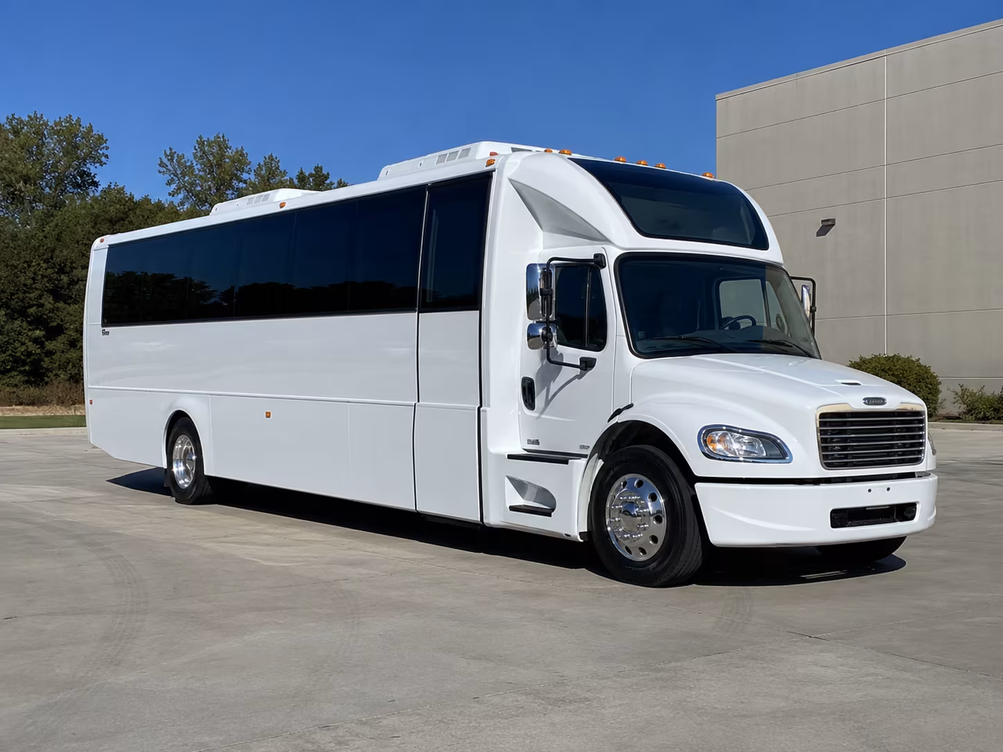 olathe 28 passenger party bus