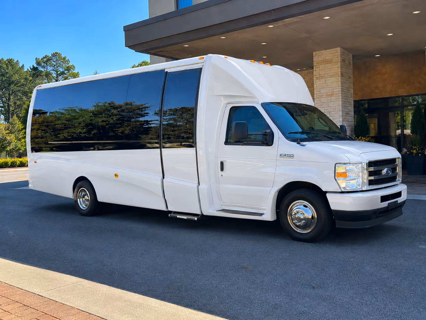 rent a minibus in olathe for pre prom dinner runs