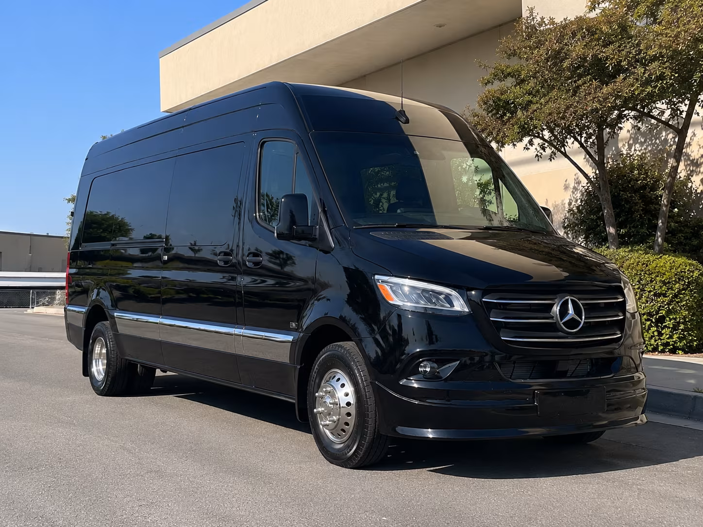 sprinter van and minibus rentals for small group airport runs in olathe